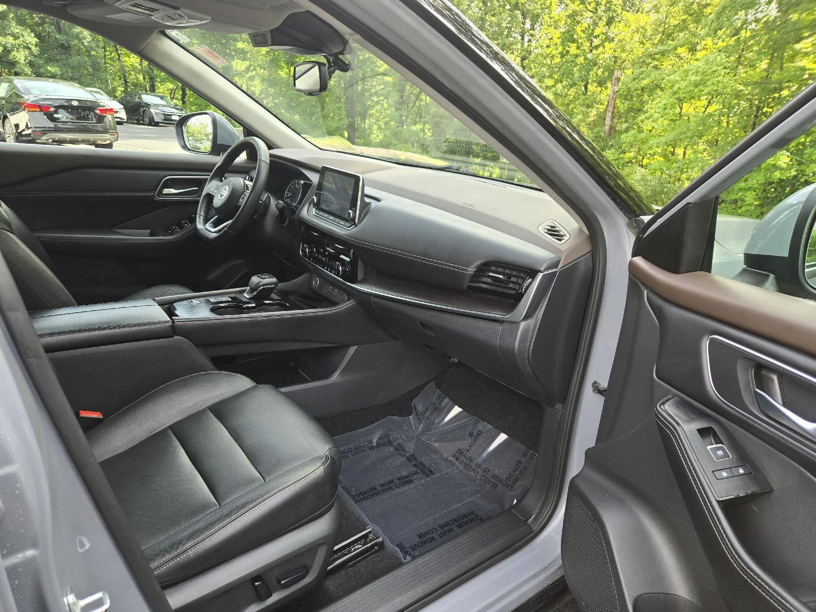Used 2021 Boulder Gray Pearl Nissan SL image 24