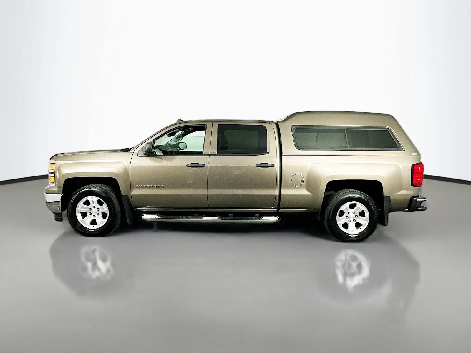 Used 2014 Brownstone Metallic Chevrolet LT image 5