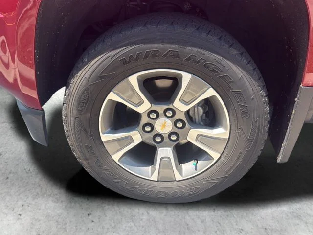 Used 2017 Red Chevrolet Z71 image 30