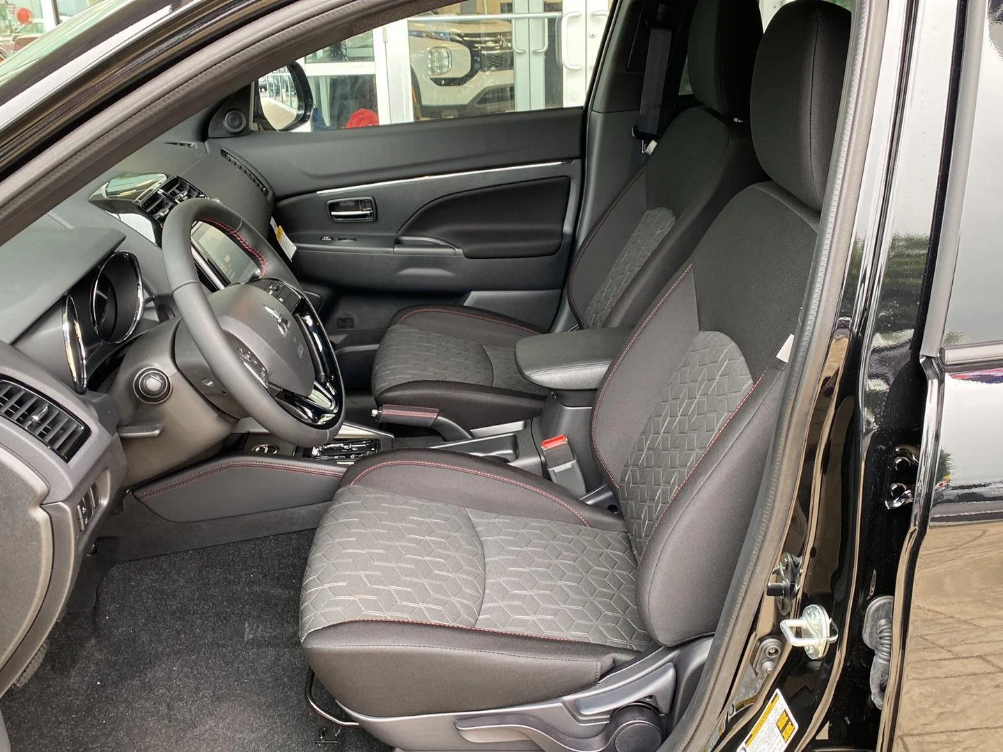 New 2026 Labrador Black Pearl Mitsubishi Trail Edition image 15