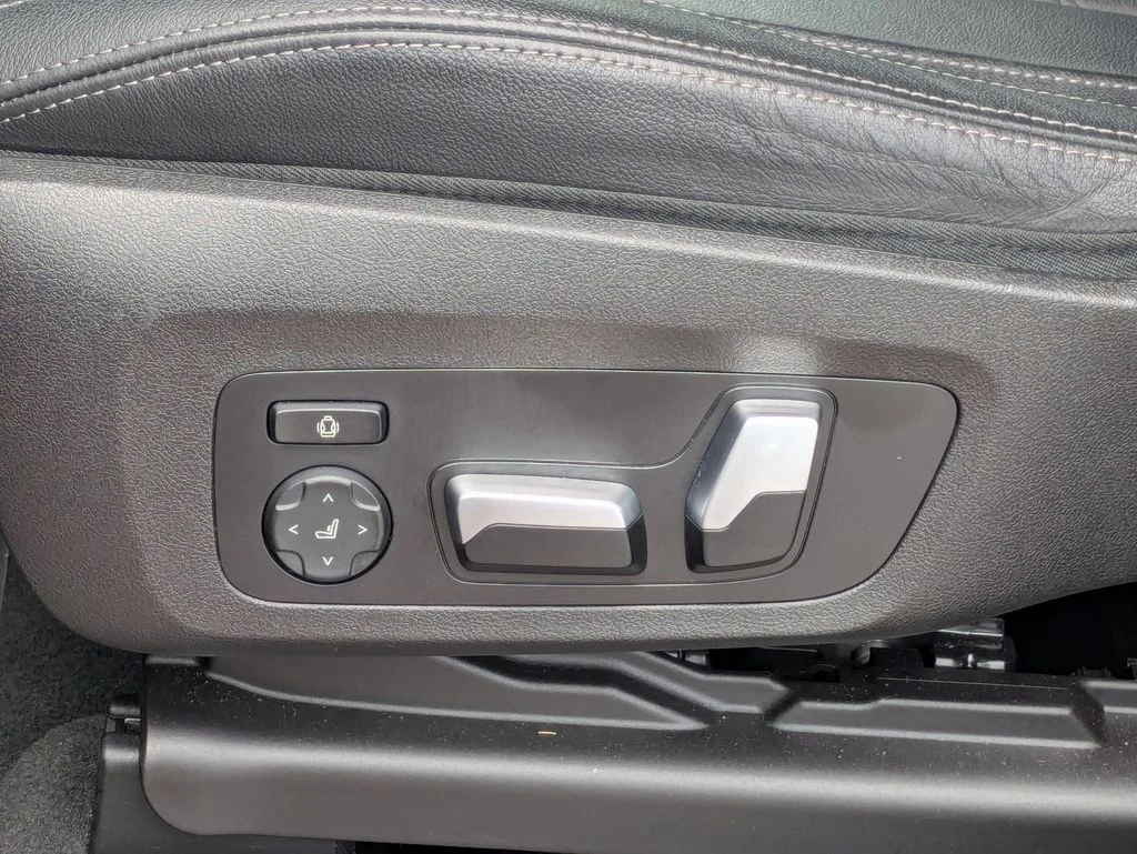 Used 2023 Gray BMW sDrive30i image 11