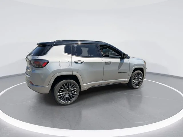 Used 2023 Silver Jeep High Altitude image 8