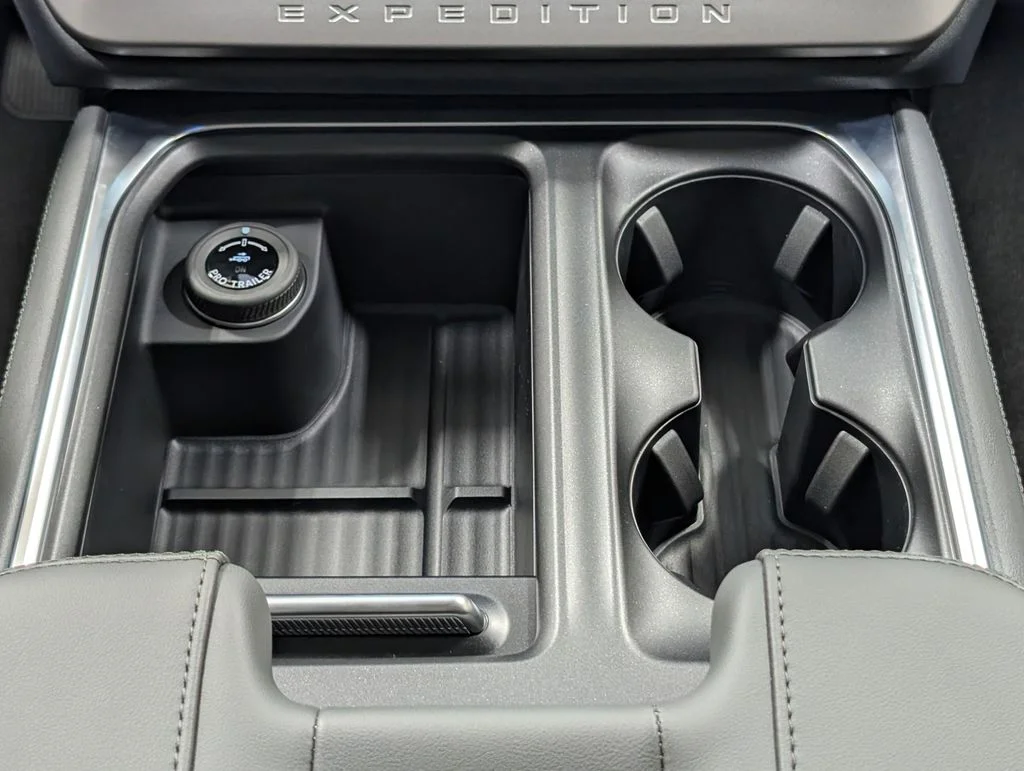 New 2027 Star White Metallic Tri-Coat Ford Active image 6