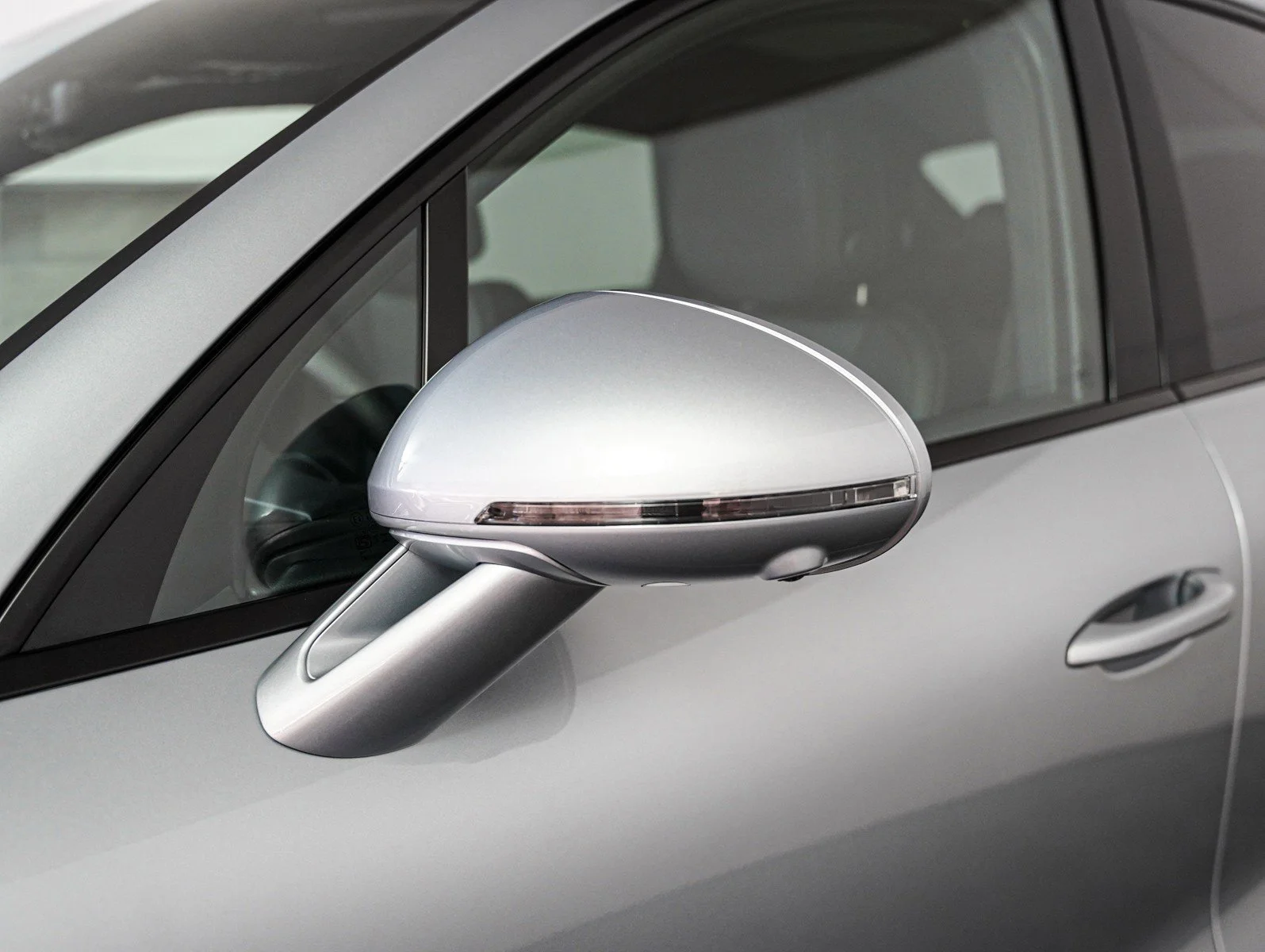 New 2026 DOLOMITE SILVER Porsche  image 27