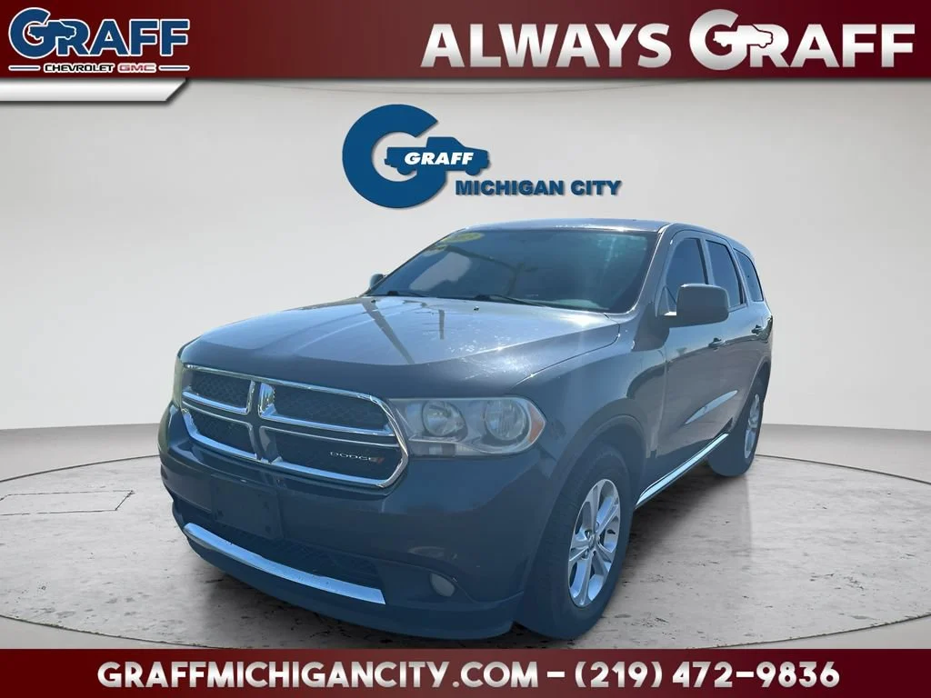 Used 2013 Gray Dodge SXT image 1