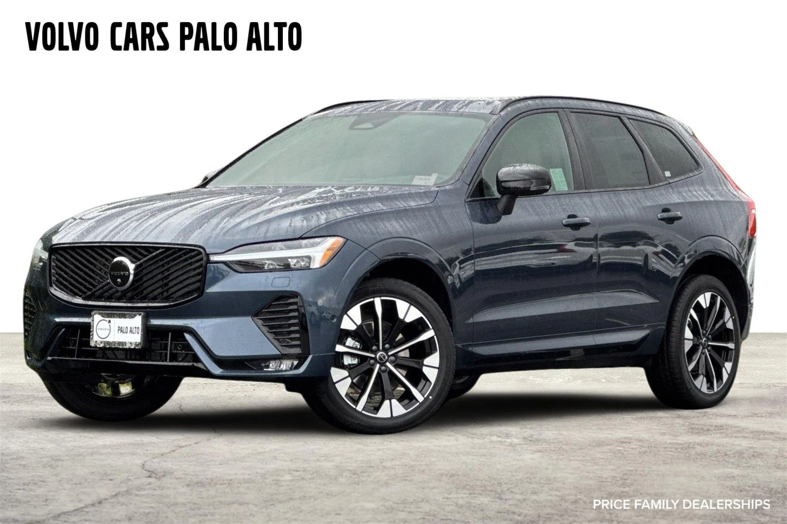 2026 Volvo XC60 B5 Plus Dark AWD's photo