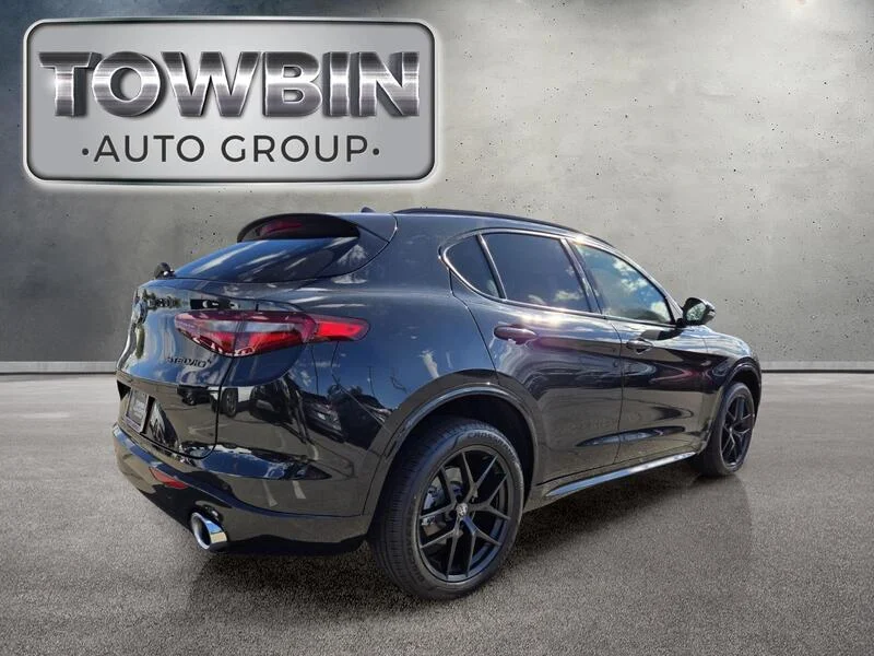 Used 2021 Black Metallic Alfa Romeo RWD image 4