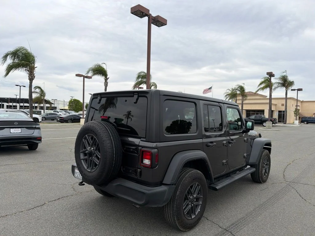 Used 2025 Gray Jeep Sport S image 3