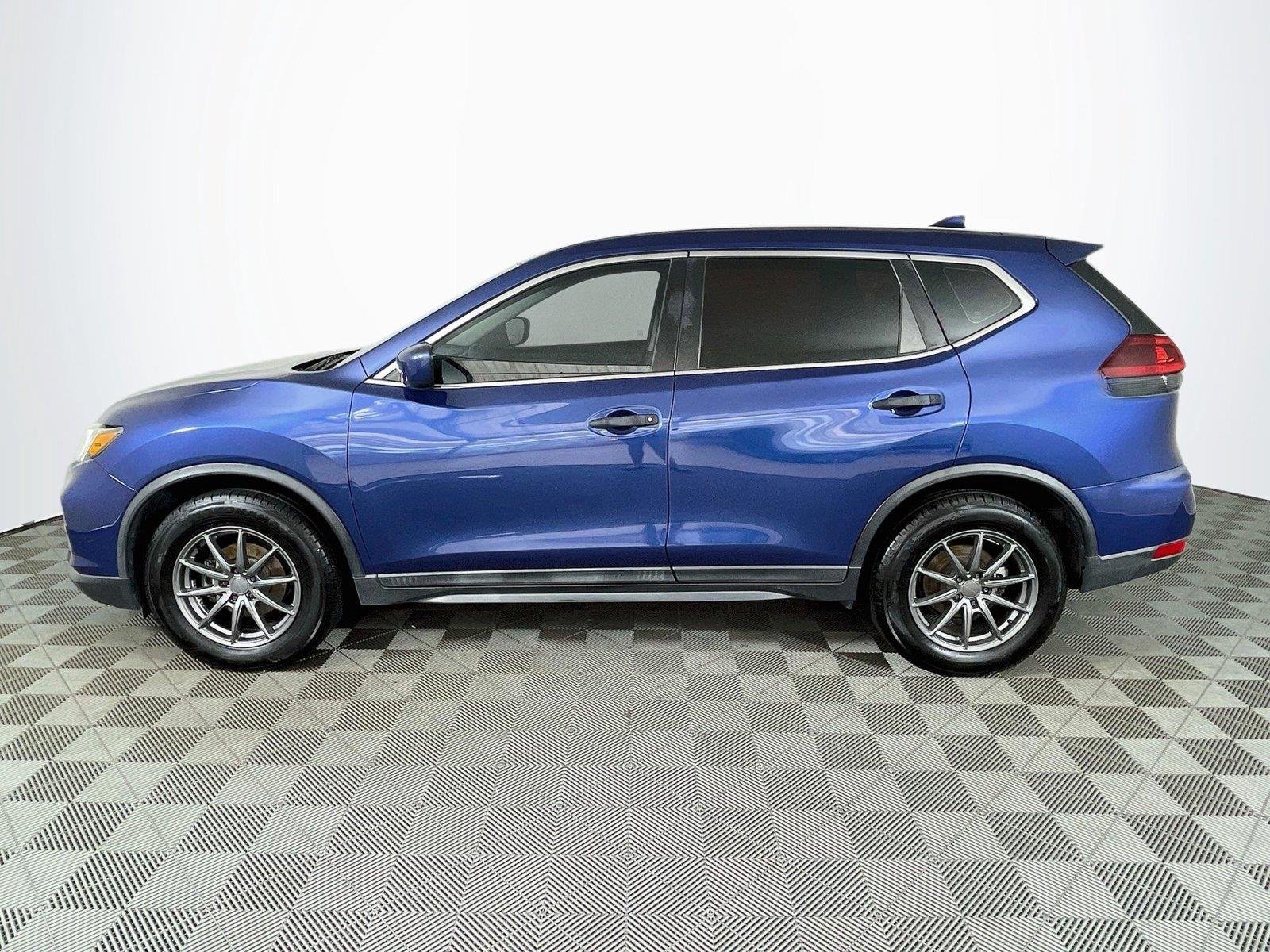 Used 2020 Caspian Blue Metallic Nissan S image 4