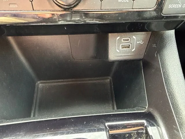 Used 2024 Gray Jeep Latitude image 39