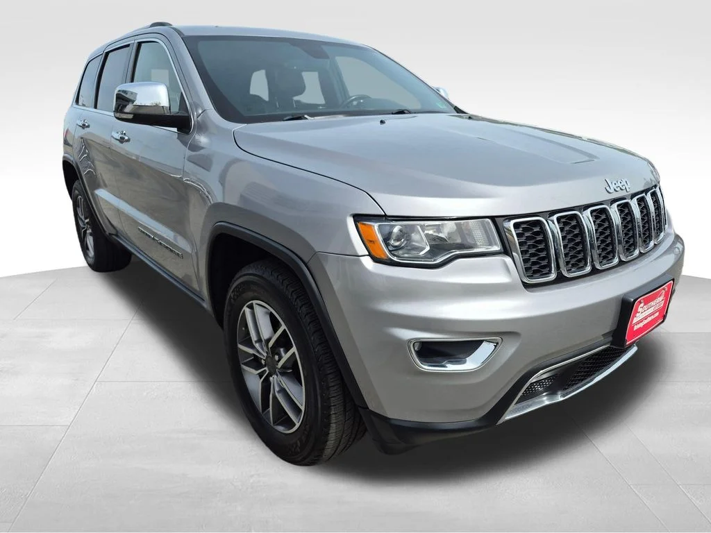 Used 2020 Silver Jeep Limited image 7