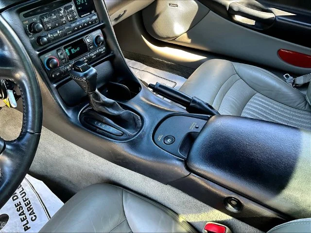 Used 2002 White Chevrolet Base image 15