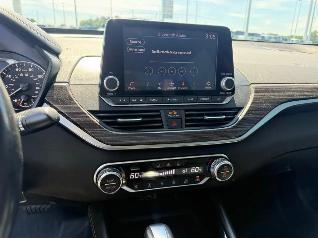 Used 2020 Gray Nissan 2.5 Platinum image 12