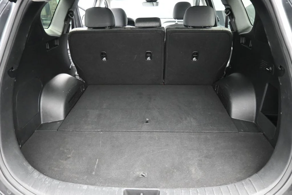 Used 2023 Gray Hyundai SEL image 14