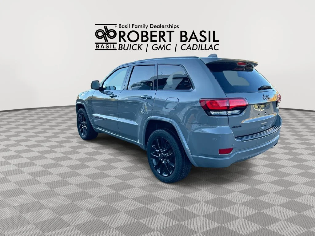 Used 2021 Gray Jeep Laredo X image 6
