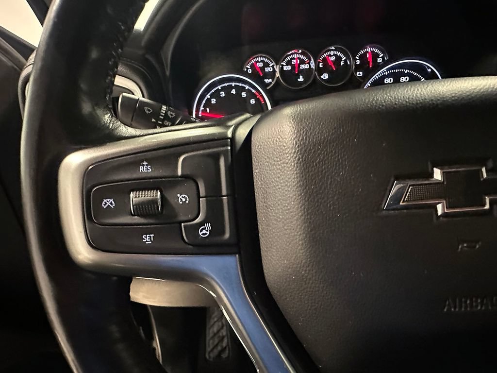 Used 2019 BLACK Chevrolet RST image 36