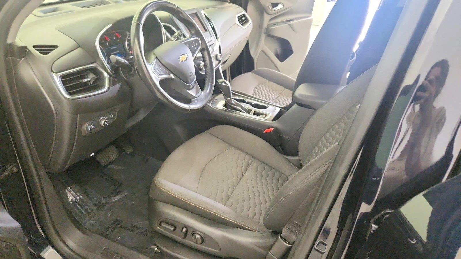 Used 2020 MIDNIGHT BLUE METALLIC Chevrolet LT image 14