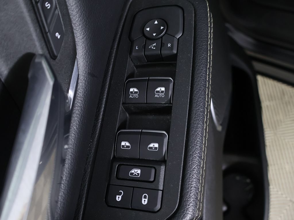 Used 2025 Black Ram Laramie image 33