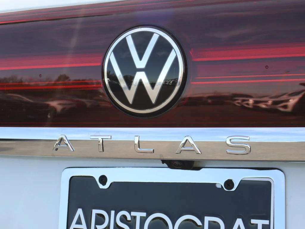 New 2026 White Volkswagen 2.0T SE w/Technology image 20