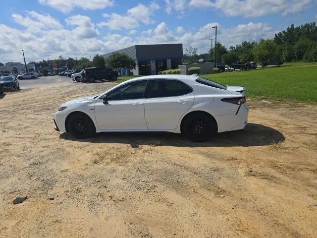 Used 2023 White Toyota SE image 5