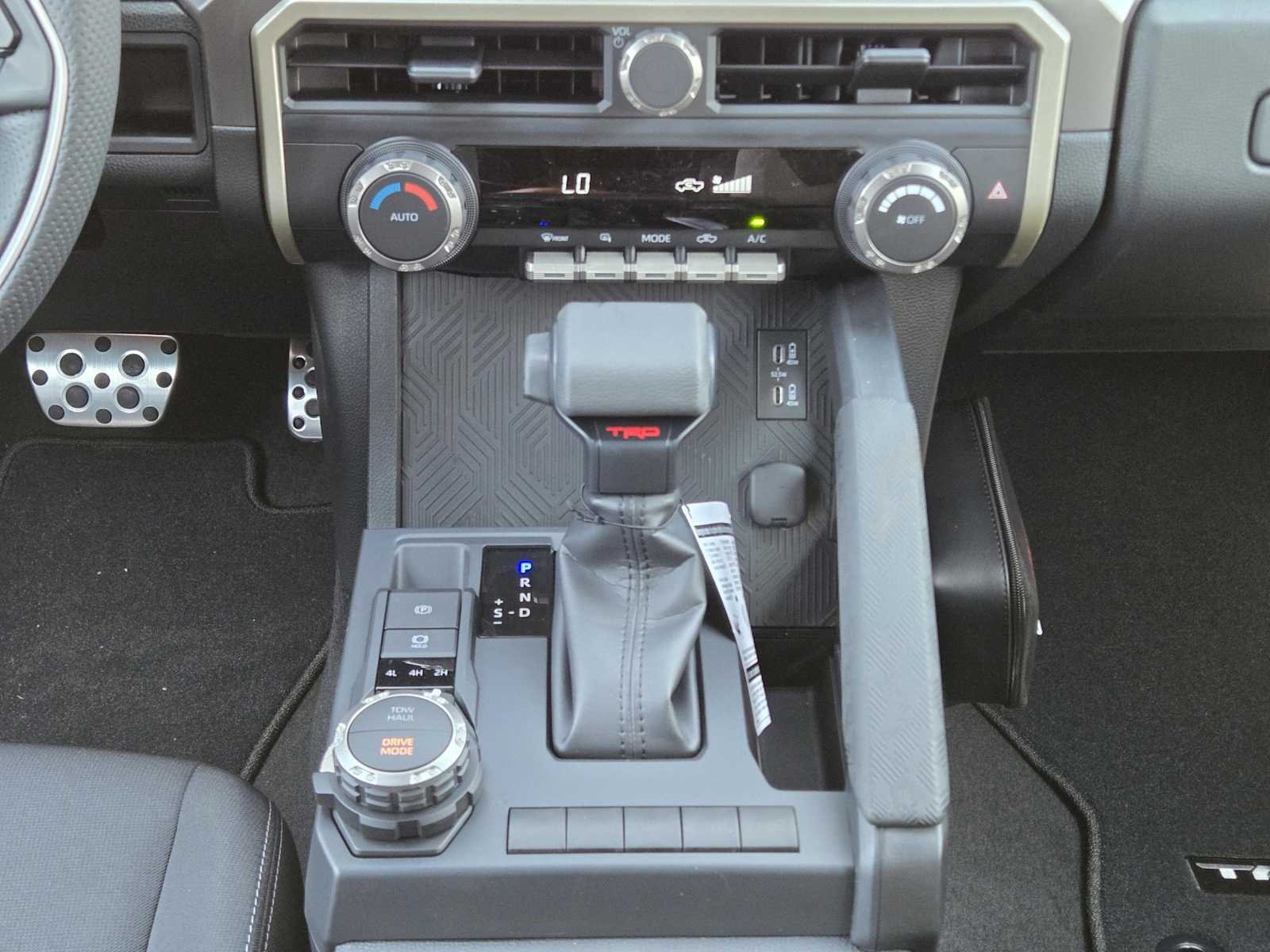2025 Toyota Tacoma TRD Sport - Photo 16