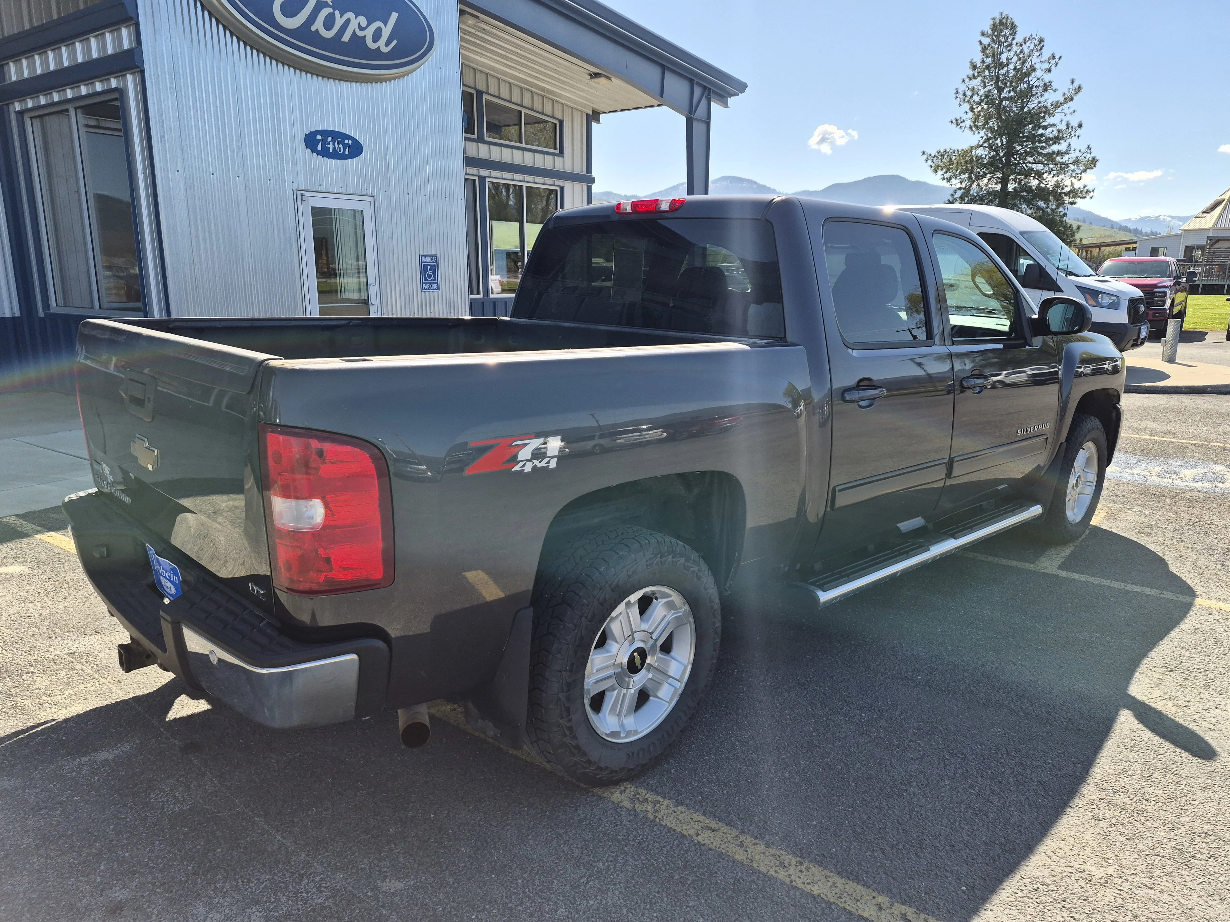 Used 2010 Gray Chevrolet LTZ image 13