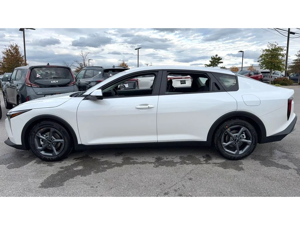 New 2026 Whi Kia LXS image 28