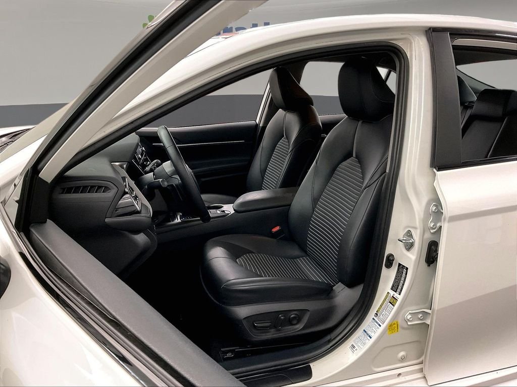Used 2021 White Toyota SE Nightshade image 29