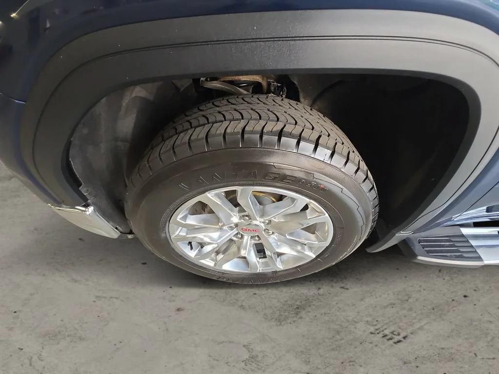 Used 2019 PACIFIC BLUE METALLIC GMC SLT image 9