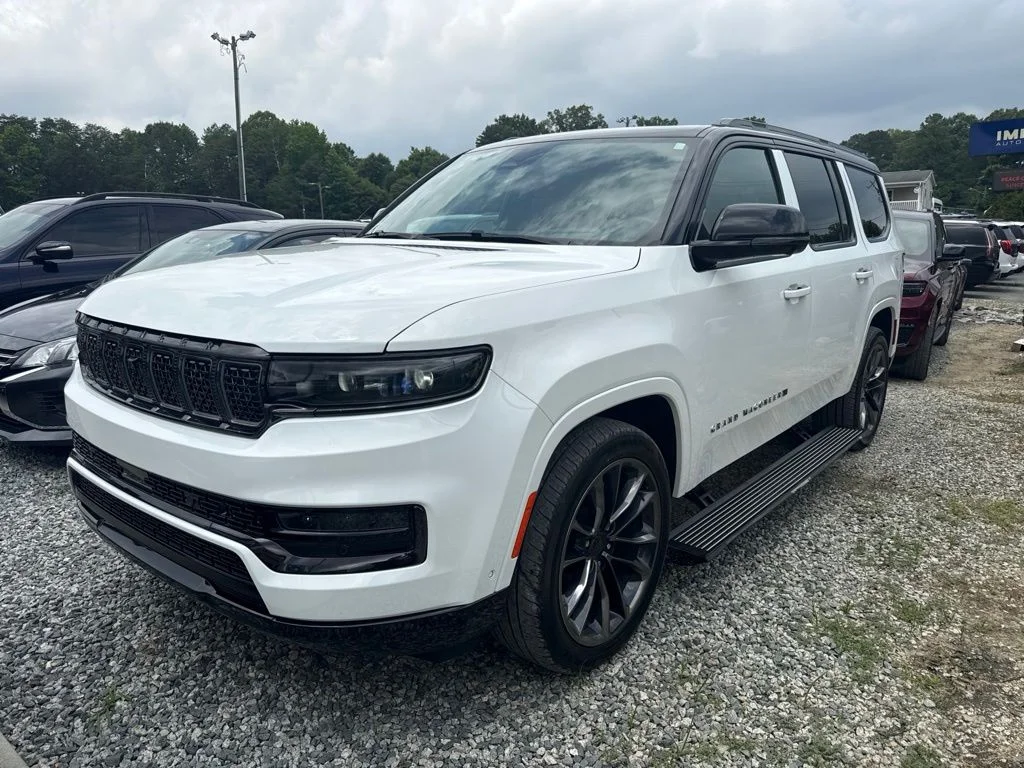 Used 2025 White Jeep Series II image 1