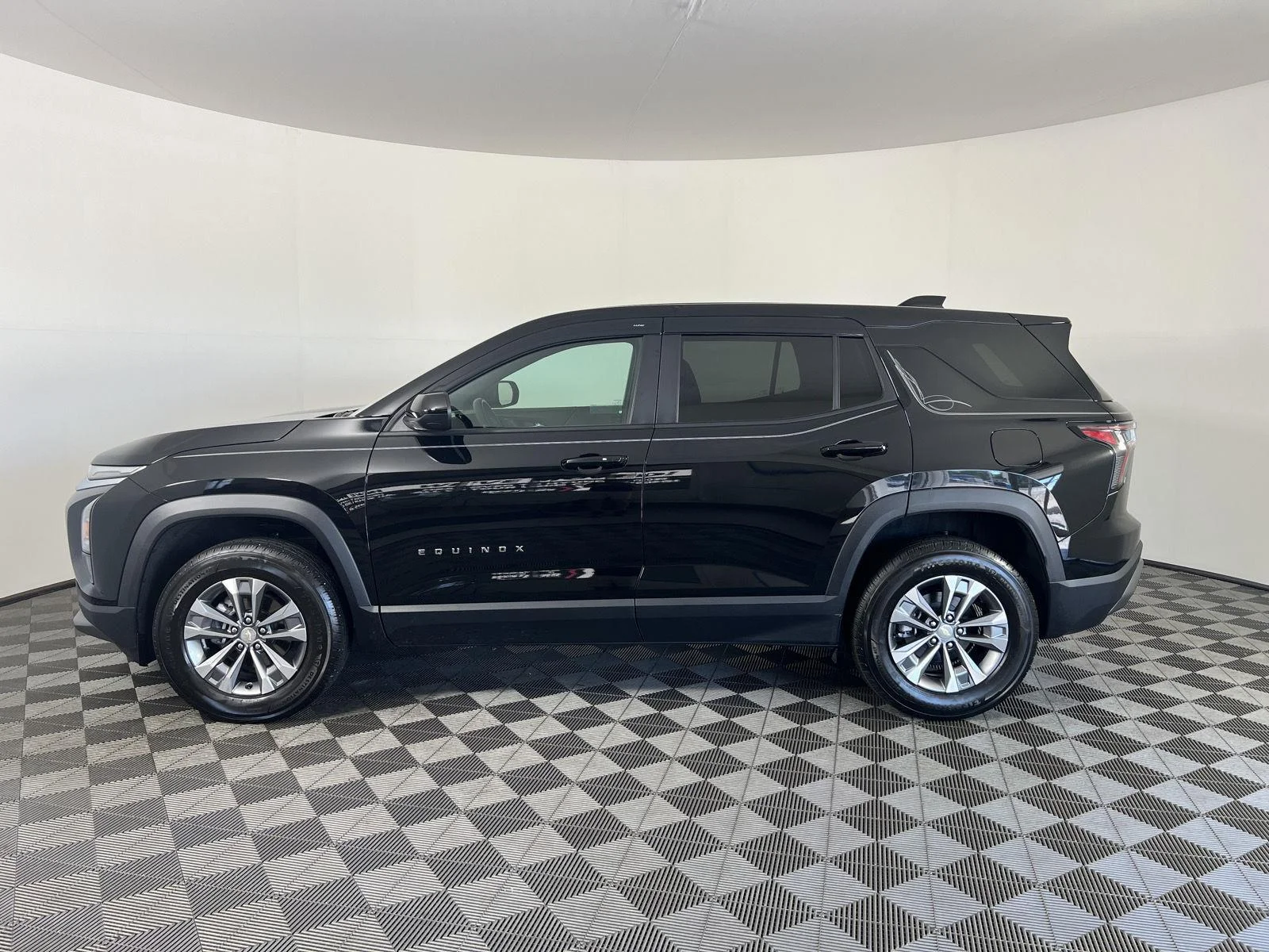 Used 2025 Mosaic Black Metallic Chevrolet LT image 27