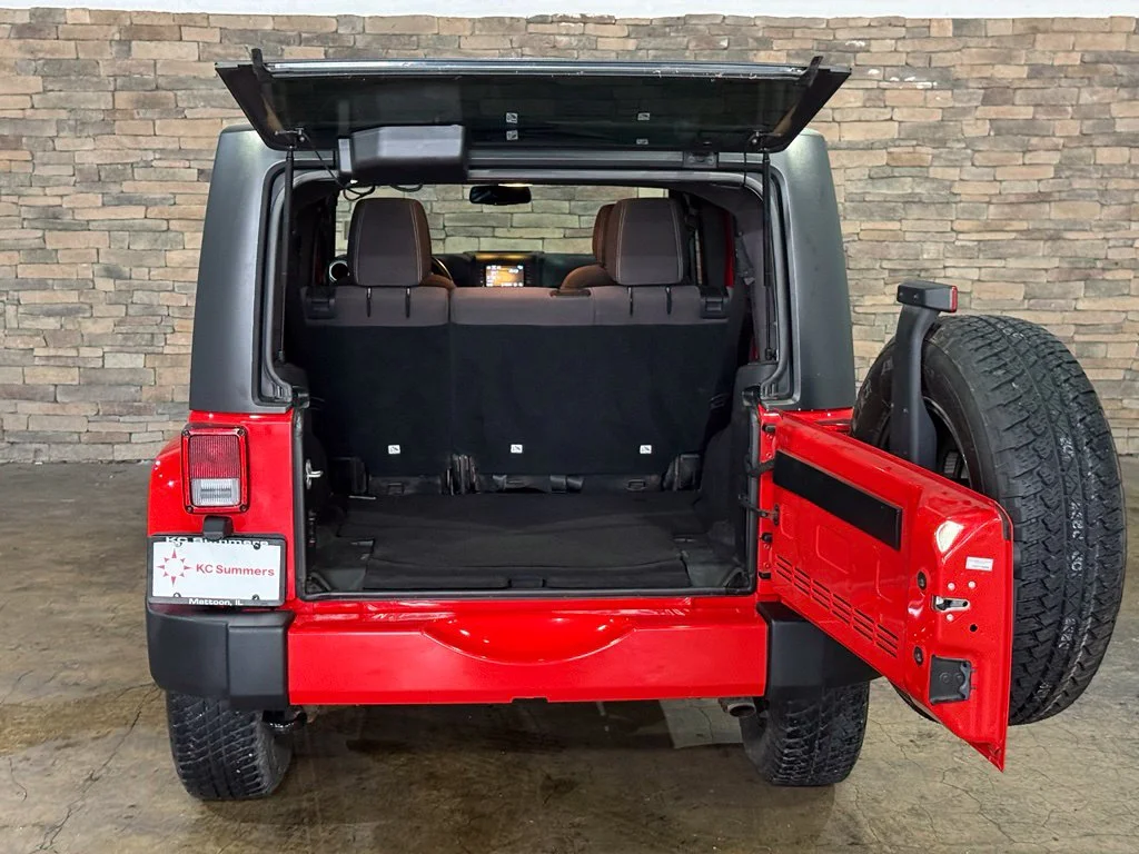 Used 2018 Firecracker Red Clearcoat Jeep Unlimited Sahara image 8