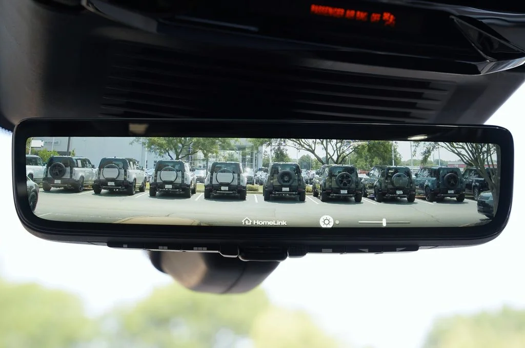 New 2026 Santorini Black Land Rover SE image 28