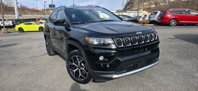 New 2026 Diamond Black Crystal Pearl-Coat Exterior Paint Jeep Limited image 2