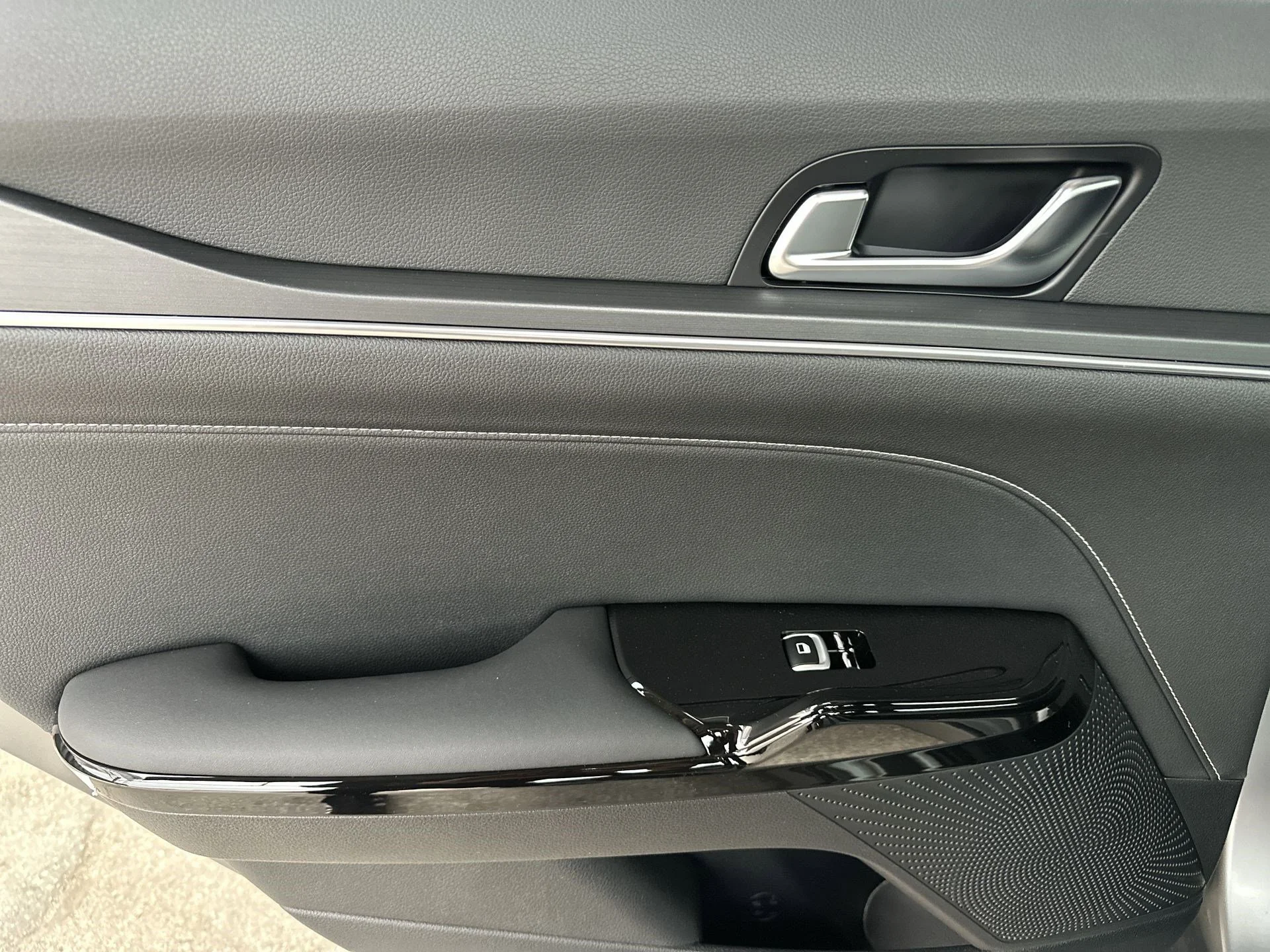 New 2026 Snow White Pearl Kia GT-Line FWD image 29