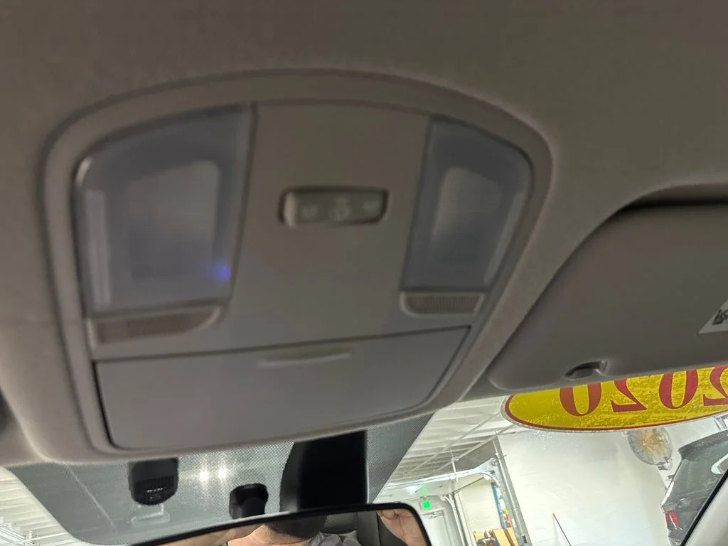 Used 2020 Silver Hyundai SE image 20