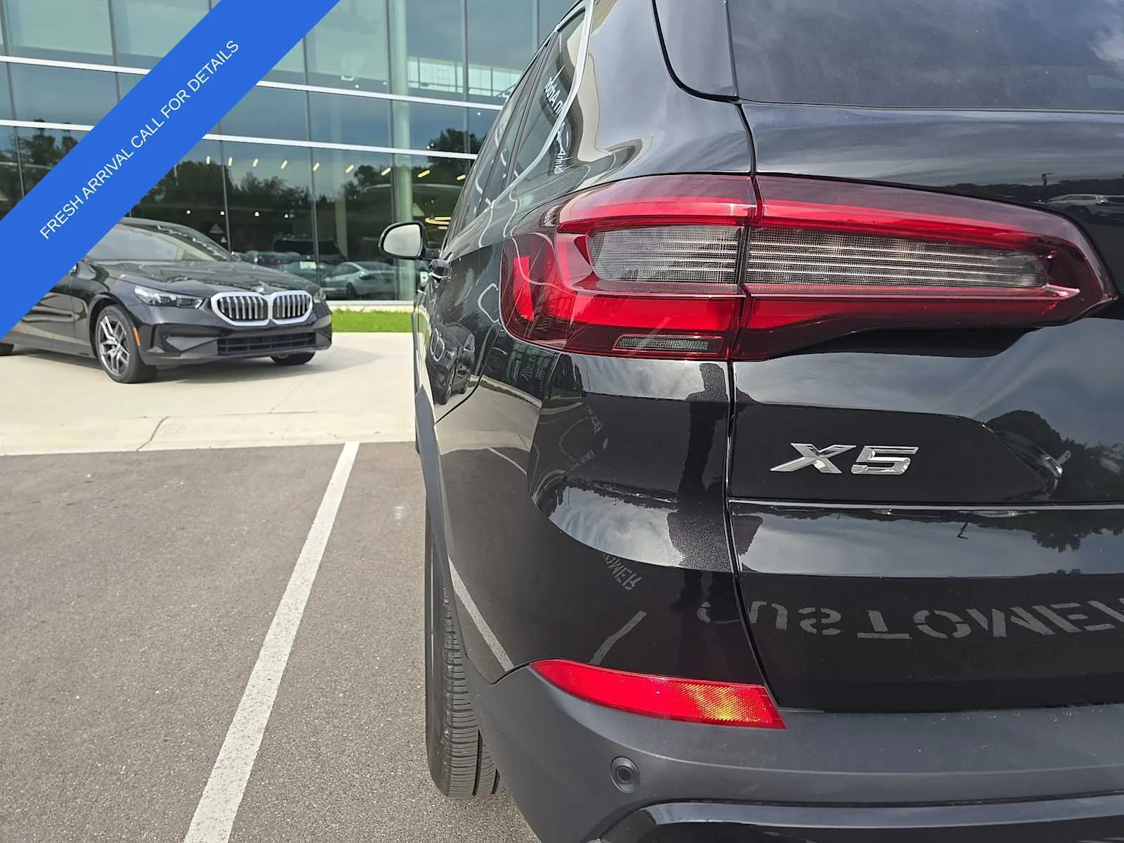 Used 2022 Black Sapphire Metallic BMW xDrive40i image 4