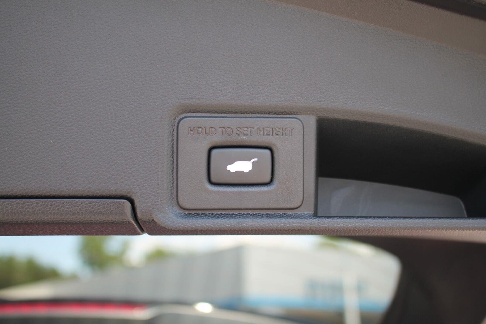 Used 2023 Red Acura SH-AWD image 30