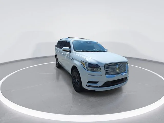 Used 2021 White Lincoln Reserve image 4
