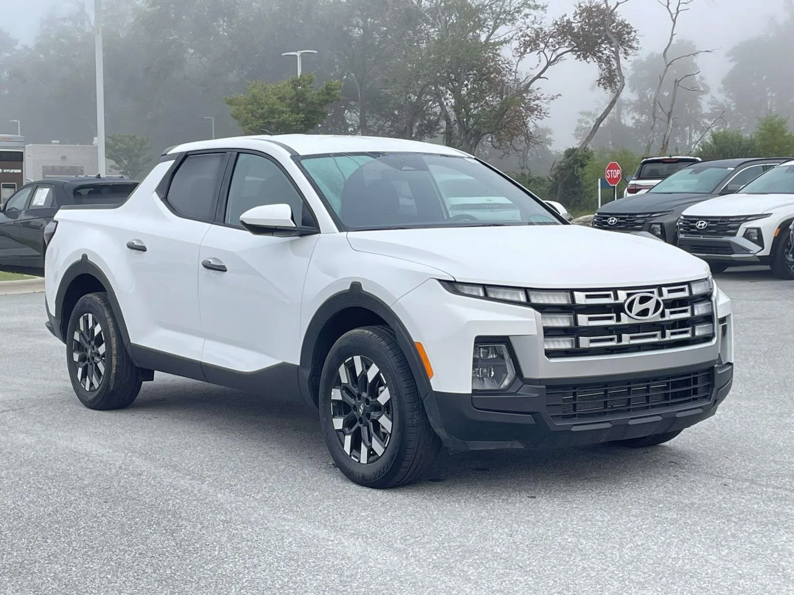 Used 2026 Atlas White Hyundai SE image 1