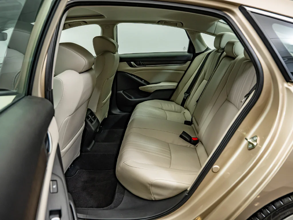Used 2018 Gold Honda Touring image 33