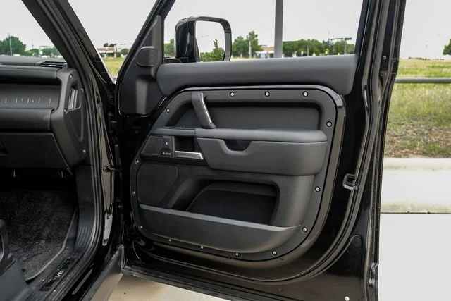 2025 Land Rover Defender V8 - Photo 57