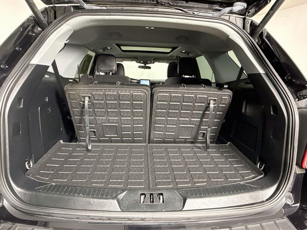 Used 2023 Agate Black Metallic Ford XLT image 27