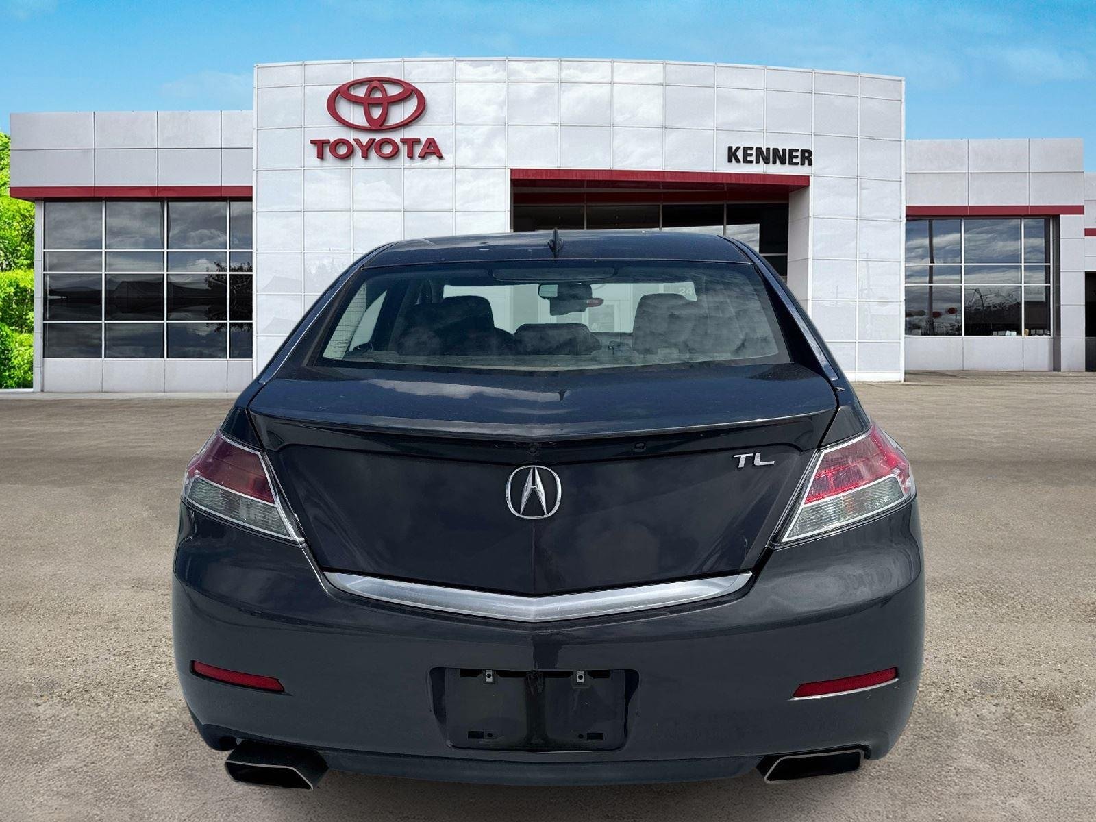 Used 2013 Graphite Luster Metallic Acura Tech image 6