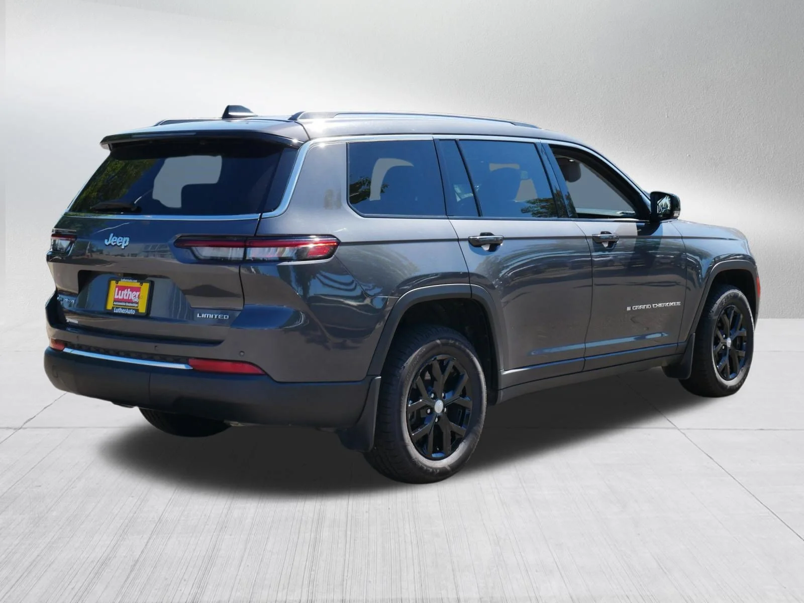 Used 2022 Baltic Gray Metallic Clearcoat Jeep Limited image 7