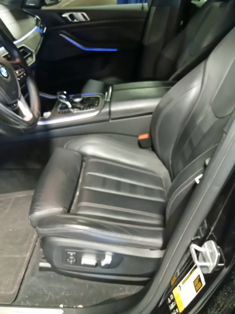 Used 2021 Jet Black BMW xDrive40i image 9
