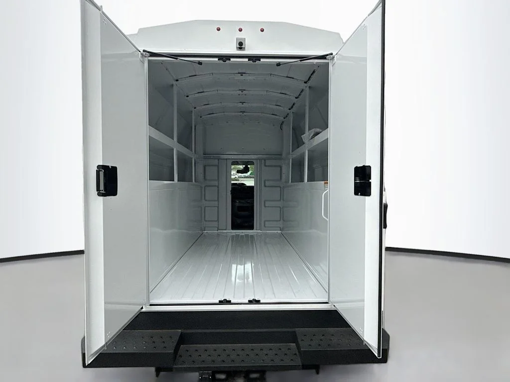 New 2026 Oxford White Ford E-350 SRW image 23