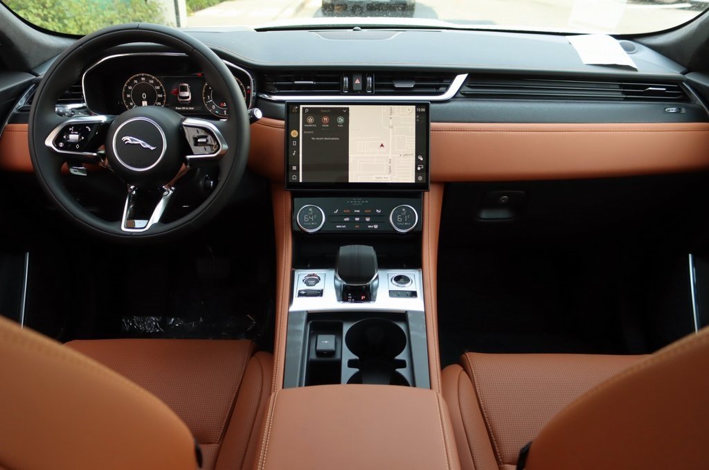 2026 JAGUAR F-PACE - Image 9