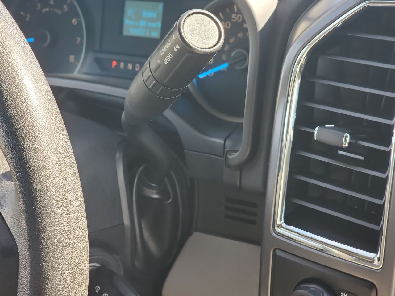 Used 2015 Silver Ford XL image 17