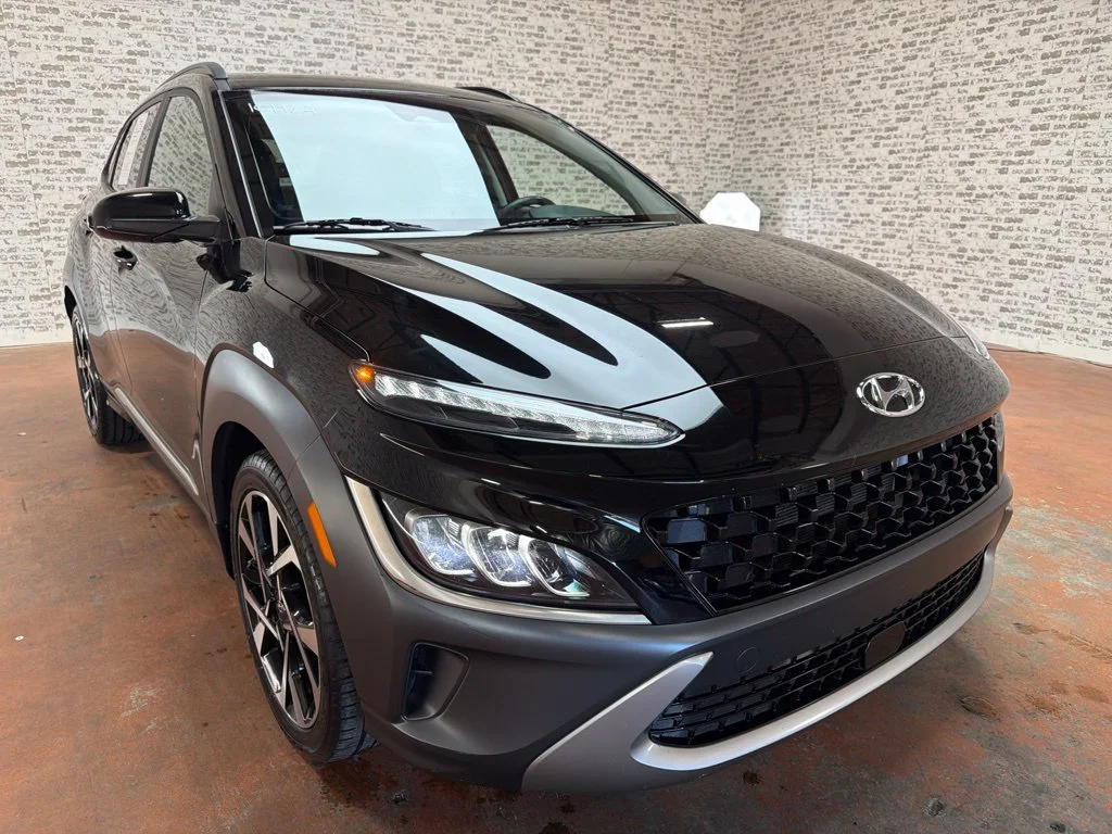 Used 2023 Abyss Black Pearl Hyundai Limited image 9
